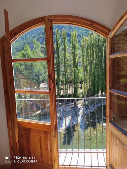 Casa Sobre Rio Noguera Pallaresa Gerri de la Sal ภายนอก รูปภาพ